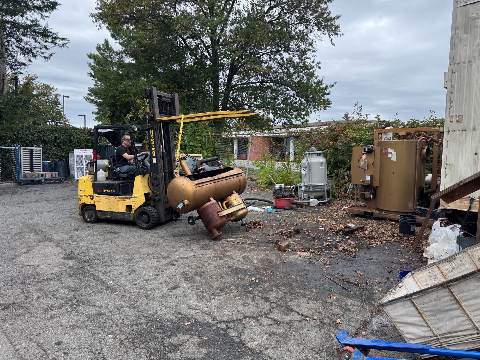 ./forklift-20260928-121919.jpg ./forklift-20260928-121919.jpg
