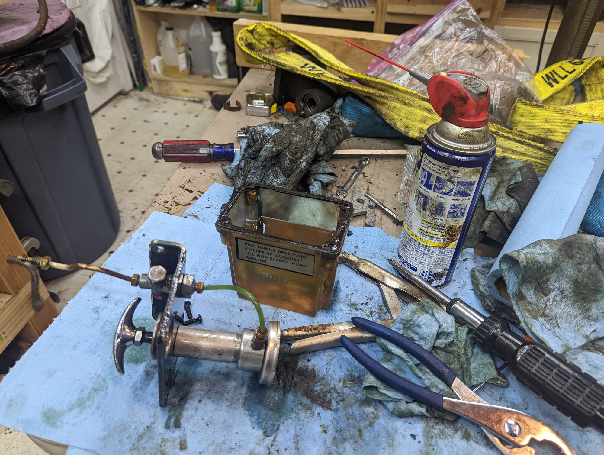 ./2022-lubricator-3.jpg ./2022-lubricator-3.jpg