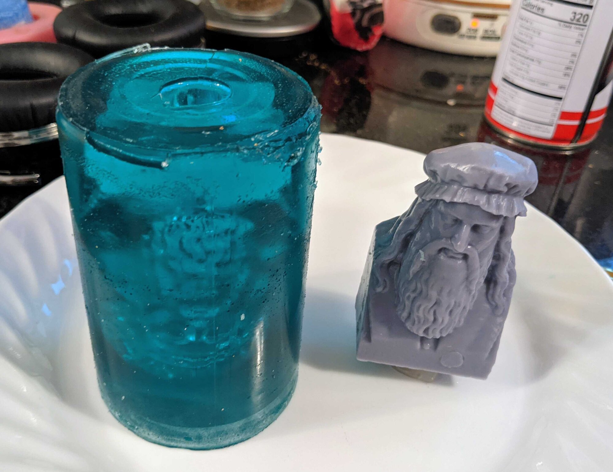 ./gelatin-mold-demold.jpg ./gelatin-mold-demold.jpg