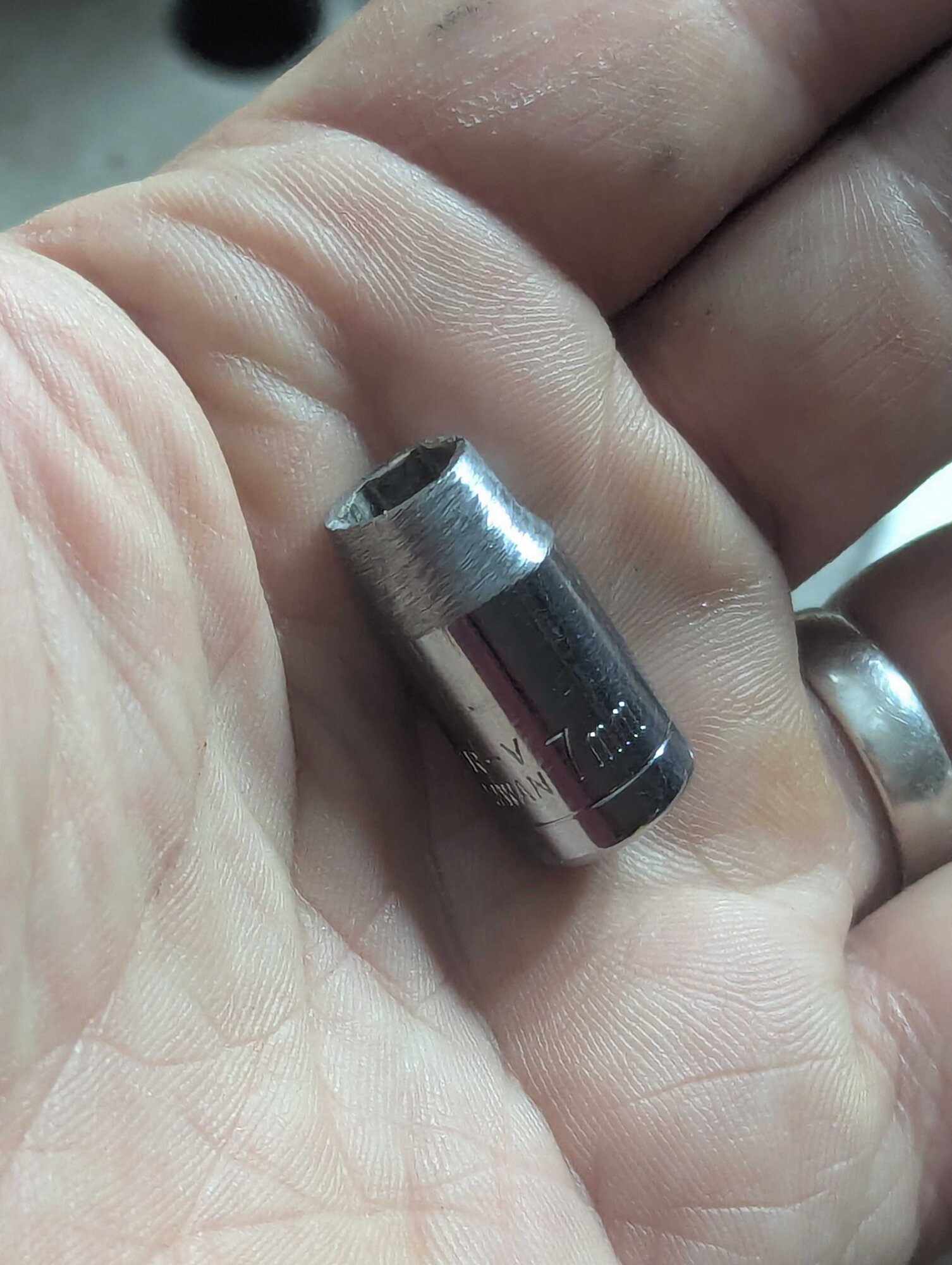 ./ground-socket.jpg ./ground-socket.jpg