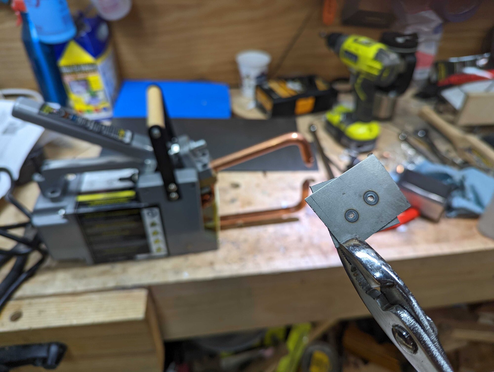 ./spot-welding.jpg ./spot-welding.jpg