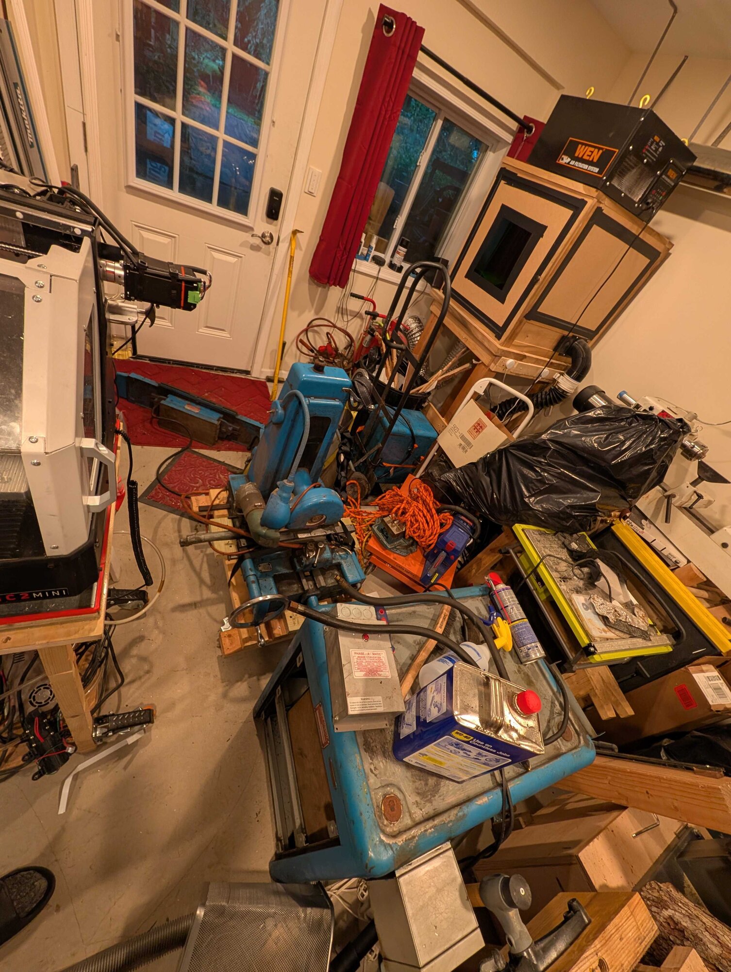 ./inside.jpg ./inside.jpg