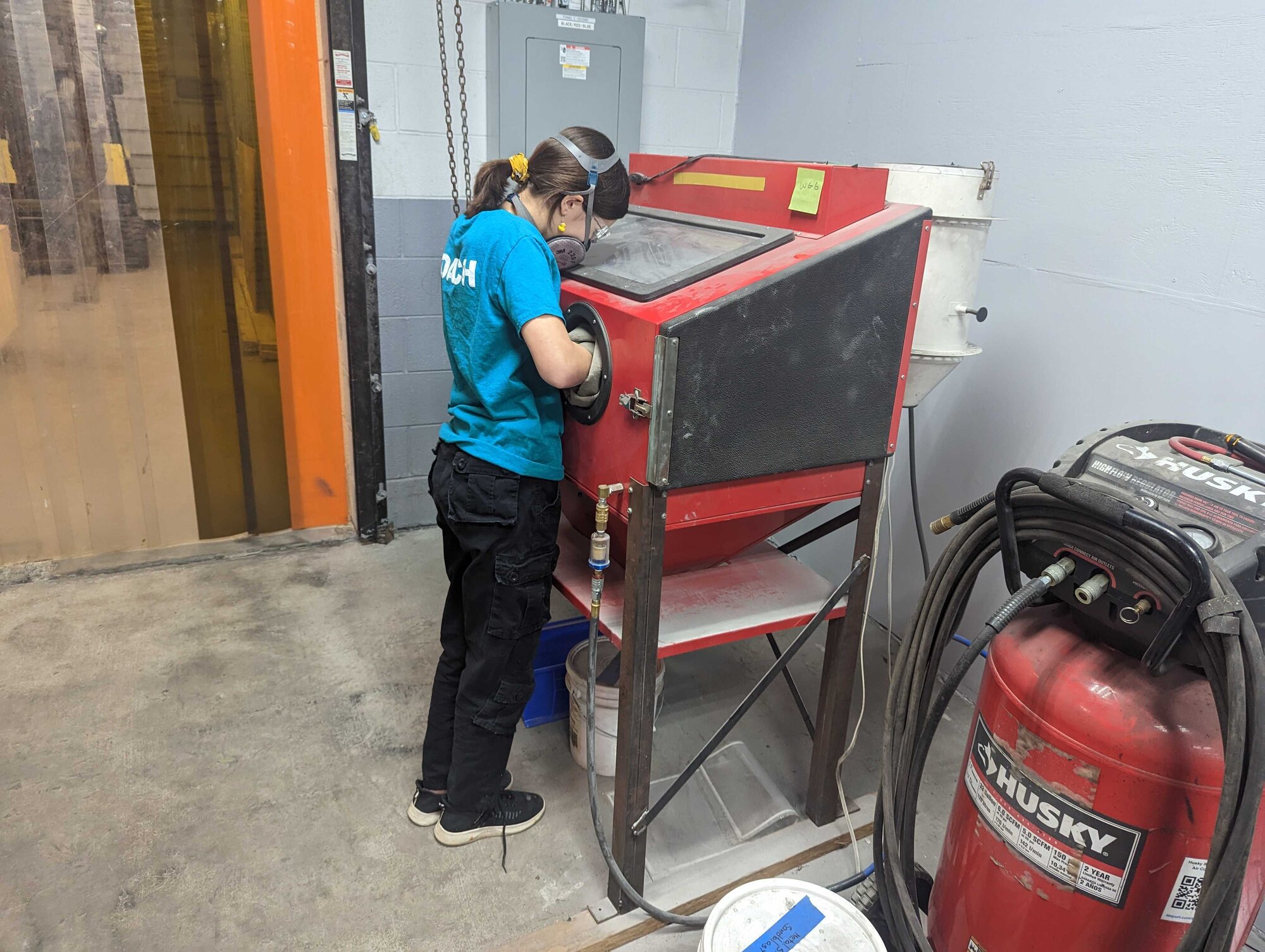 ./sandblasting.jpg ./sandblasting.jpg